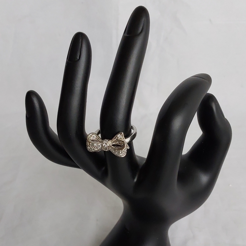 WOMEN's SIZE 7 PRINCESS BOW‎ RING